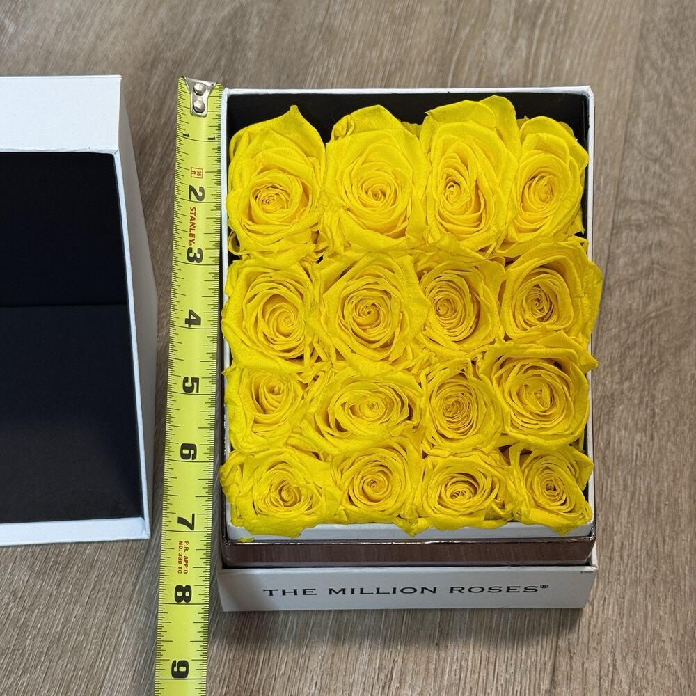 The Million Roses | Yellow Roses | Squar White Box | Dozen FOREVER ROSES - Picture 7 of 11